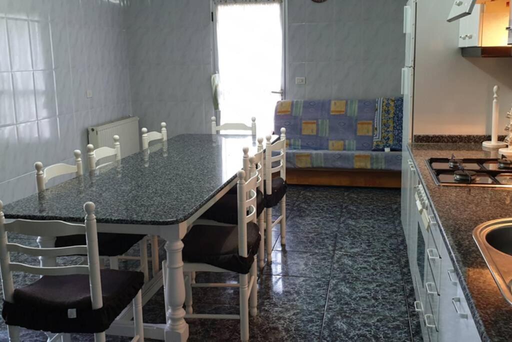 Casa Con Piscina Y Barbacoa Freixido Exterior foto
